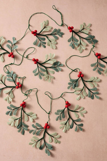 Ullasa Holly Silk Paper Garland